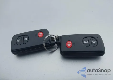 2011 Toyota Prius Two z USA, uszkodzony, nr VIN JTDKN3DU4B0299312